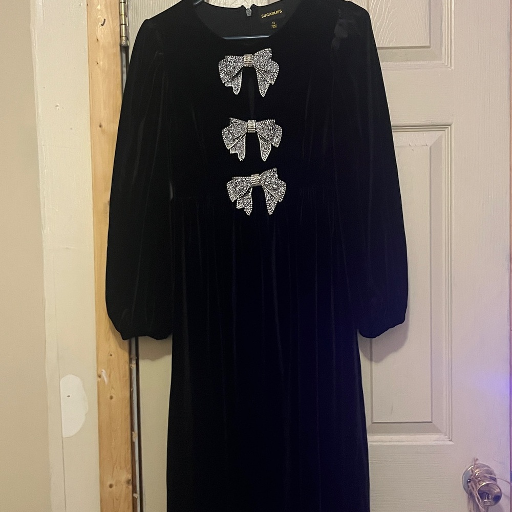 Elegant Black Velvet Dress with Silver Bow Accents